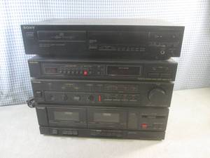 lot 191 image: (D-2) 3pc Toshiba Stereo System and...