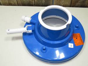 lot 11 image: Deluxe Swimming Pool Leaf Vacuum Head