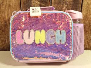 lot 21 image: Locker Club Kids Lunch and Hydration Set Lunch Sack - Pink