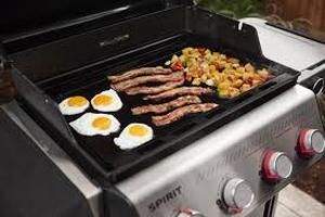 Weber Rust‑Resistant Outdoor Griddle Insert, Full‑Size – Pre-Seasoned Carbon Steel Griddle