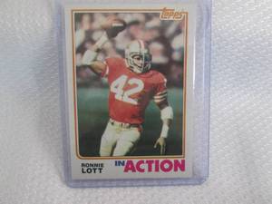 lot 79 image: 1982 Topps Ronnie Lott Rookie Card...