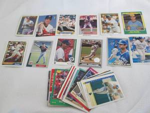 lot 122 image: 50 Assorted Paul Molitor Cards...