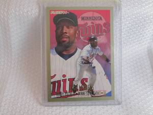 lot 135 image: 1994 Fleer Kirby Puckett Team Leade...
