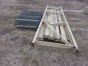 lot 3 image: Pallet Racking WBeams & Wire Decking