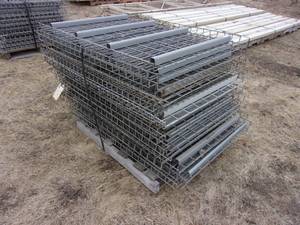 lot 4 image: 27-Wire Pallet Rack Decking