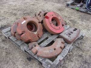 lot 35 image: Pallet of Tractor Wheel Weights