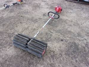 lot 40 image: Shindaiwa PB270 Power Broom (RUNS)