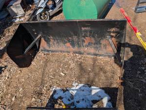 lot 5 image: 8FT Snow Pusher Bobcat Attachment