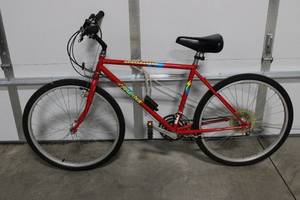 lot 18 image: Specialized Hardrock Mountain Bike - Red, 21-Speed, 26-inch Wheels