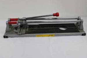 lot 40 image: Central Forge 16-in Tile Cutter