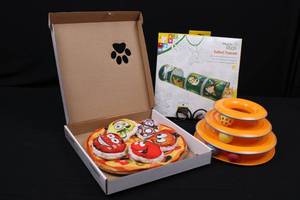 lot 62 image: Kitty City Safari Tunnel & Cat Pizza Play Set & 3-Tier Ball Track