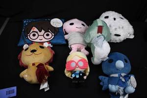 lot 123 image: Assorted Harry Potter Plush Toys - (Lot of 7)
