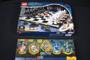 LEGO Harry Potter Hogwarts Wizard's Chess (76392) - 876 Pcs & 1000-Piece HP Puzzle Aquarius