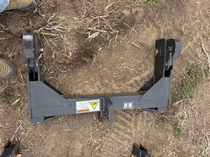 lot 68 image: TR-26-02C Class 2 Tractors Quick Hitch