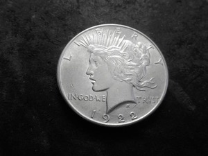 lot 32 image: 1922 Peace Silver Dollar