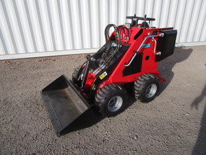 lot 96 image: Future Equipment FT323W Skid Steer