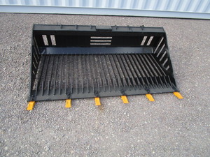 lot 61 image: Future Equipment 66 Skid Steer Skeleton Rock Bucket