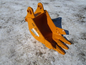 lot 24 image: Future Equipment Cat 303 Excavator 12 Bucket