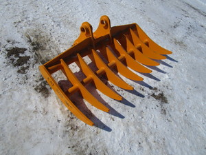 lot 184 image: Future Equipment Cat 303 Excavator 38 Rake