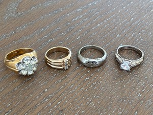 lot 12 image: Assortment of Rings