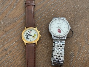 lot 14 image: Watches