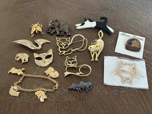 lot 31 image: Vintage Animal Style Jewelry