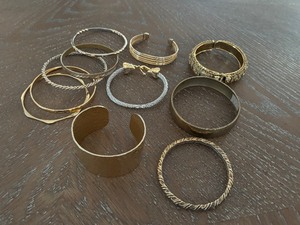 lot 37 image: Jewelry