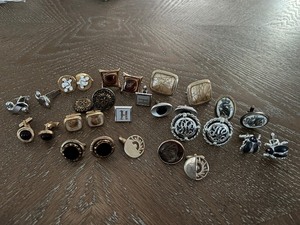 lot 38 image: Vintage Cufflinks