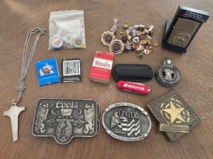 lot 50 image: Variety of Vintage Items