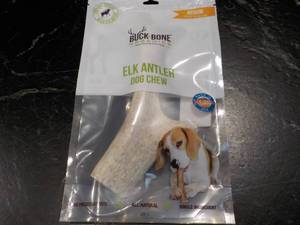 lot 19 image: Buck Bone Elk Antler Dog Chew...