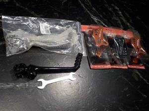 lot 21 image: 2 Trail Bike Kick Starters and 3 Di...