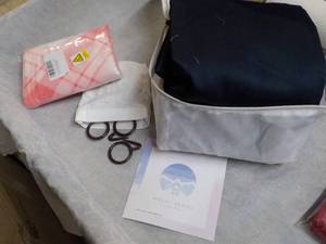 lot 70 image: Magic Drapes and Pillow Case...