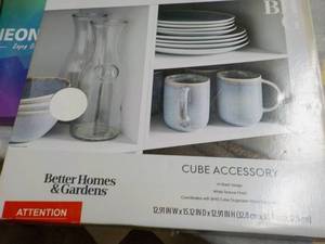 lot 90 image: Better Homes and Gardens Cube Acces...
