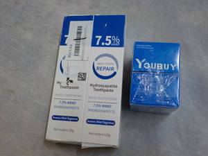 lot 126 image: Hydroxypatite and Simple White Toot...