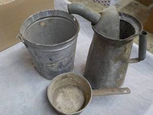 lot 135 image: 3 Vintage Metal Dcor...