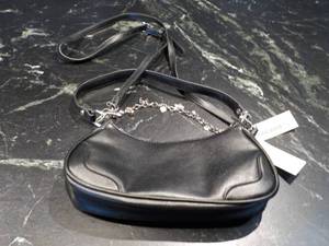 lot 142 image: No Boundaries Purse 11 x 6...