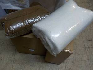 lot 183 image: Veehoo Dog Bed...