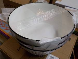 lot 186 image: 3 Ceramic Bowls 8 x 13...