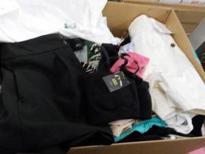 lot 264 image: Large box of new overstock summer c...