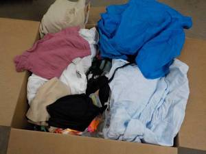 lot 267 image: Large box of new overstock summer c...