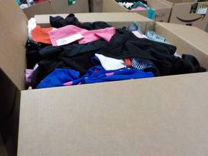 lot 270 image: Large box of new overstock summer c...
