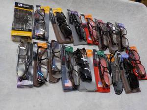 lot 297 image: 20 pair Readers various strengths...