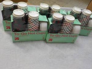 lot 306 image: 5 packs 8 sets 16 oz cups with lids...