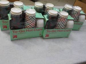 lot 307 image: 5 packs 8 sets 16 oz cups with lids...