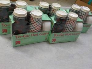 lot 308 image: 5 packs 8 sets 16 oz cups with lids...