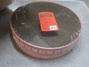 lot 312 image: Boots and Barkley Cat Scratcher dou...