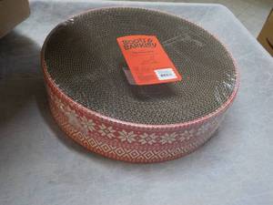 lot 315 image: Boots and Barkley Cat Scratcher dou...