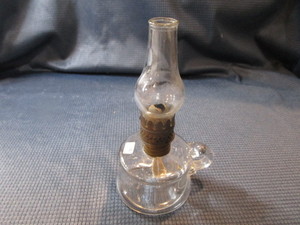 lot 32 image: Little Butter Cup Mini Kerosene Lamp