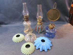 lot 40 image: Mini Kerosene Lamps with Blue, Bobeches