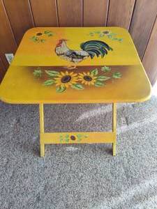 lot 13 image: Hand Painted Rooster Folding Table